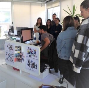 Photo des apprentis en BTS Opticien Lunetier dans les locaux de l'entreprise Morel et Oxibis