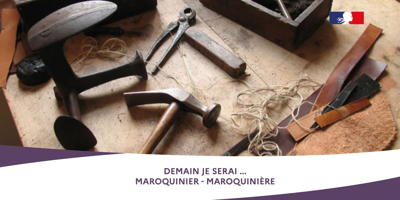 Image des outils utilisés par le maroquinier